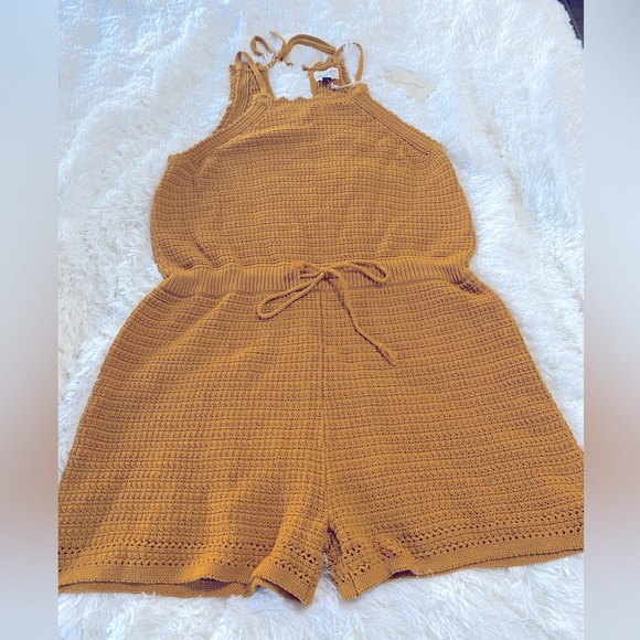 Universal Thread Pants - Women’s universal Threads woven yellow romper NWT